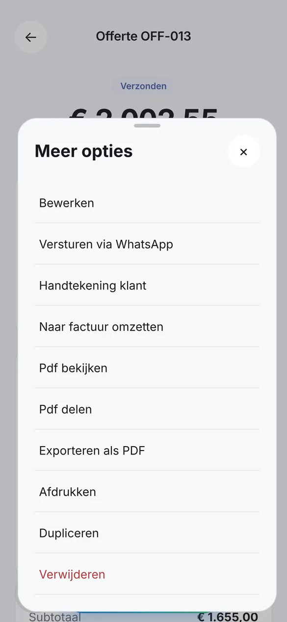 Actiemenu van de offerte: versturen via WhatsApp, handtekening klant, omzetten naar factuur en pdf
